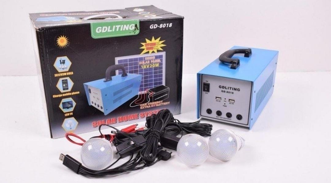 Kit cu Panou Solar, 100 W, 220V, Alimentare TV, 3 Becuri, 12 Volti
